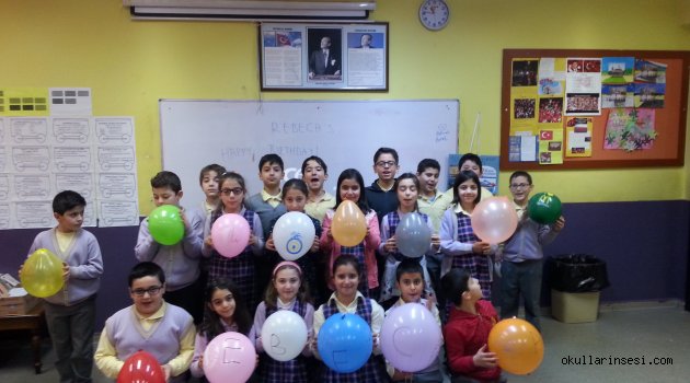 Öğrenciler Portekiz?de felçli öğrenciye doğum günü sürprizi yaptı