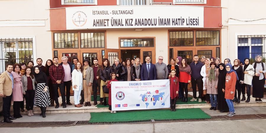 Ahmet Ünal  Kız Anadolu İmam Hatip Lisesi ülkemizi tanıttı