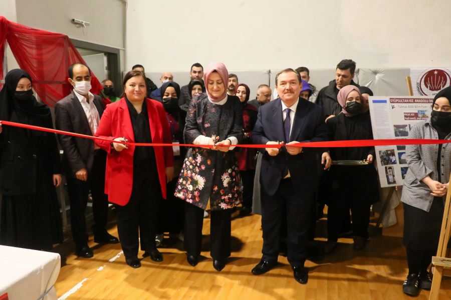 EYÜPSULTAN KIZ ANADOLU İMAM HATİP LİSESİ BAŞARILARIYLA ÇOK KONUŞULUYOR