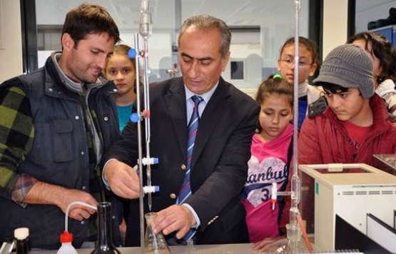 İlkokuldan üniversiteye öğrencilere zeytin dersi