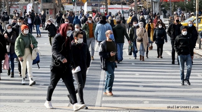 Öğrenci, öğretmen ve çalışanları, sokağa çıkma kısıtlamalarından muaf tutuldu