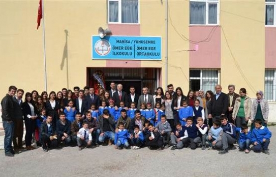 Topladıkları kitaplarla kütüphane kurdular