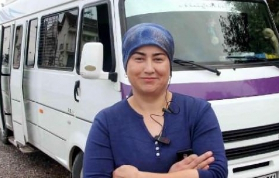 Mesude şoför, 7 yıldır öğrenci taşıyor