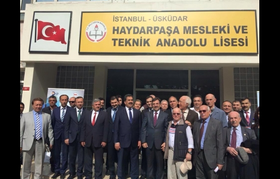 Haydarpaşa Mesleki ve Teknik Anadolu Lisesi`nde Bakan İdris Güllüce açılışlar yaptı