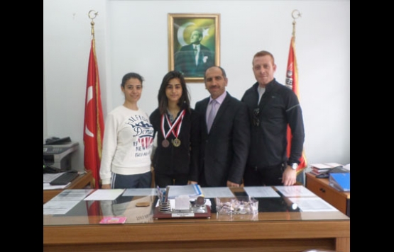 HENZA AKIN ÇOLAKOĞLU ANADOLU İMAM HATİP LİSESİ İSTANBUL BİRİNCİSİ