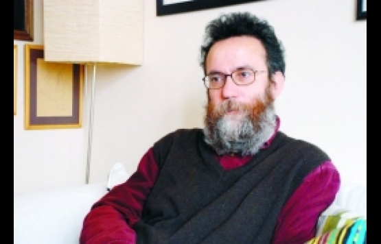 Aşkı yazmayı seven şairden aşk şiirleri antolojisi