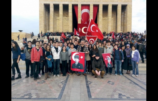 Göztepe İhsan Kurşunoğlu Anadolu Lisesi  Öğrencileri Anıtkabiri ziyaret etti