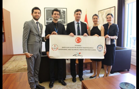 ALAATTİN NİLÜFER KADAYIFÇIOĞLU MESLEKİ VE TEKNİK ANADOLU LİSESİ İSPANYAYA DAVET EDİLDİ