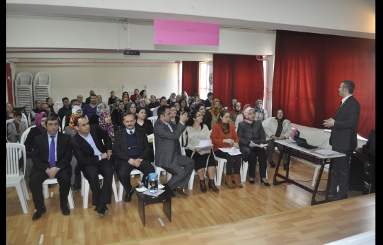 KÜÇÜKÇEKMECE OSMAN ZEKİ ÜNGÖR İLKOKULU İstiklal Marşının kabülünü coşkulu kutladı