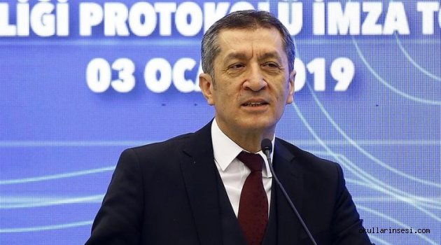 Bakan Selçuk: Çocuklarımızı, ?kendimizi taş devrinde hissedeceğimiz? bir gelecek bekliyor