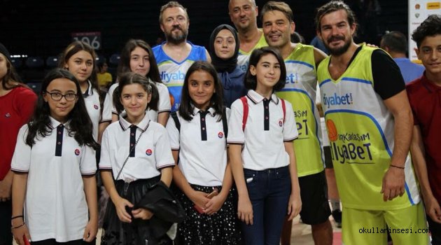 Diyabetli çocukları ünlü isimlerle buluşturdu