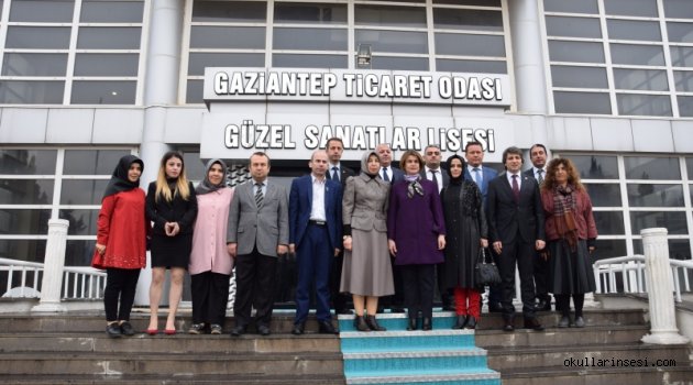  Engelleri aşarak güzel sanatlar lisesine girdiler