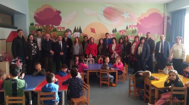 Fikret Yüzatlı İlkokulu, yabancı misafirlerini İstanbul`u gezdirdi