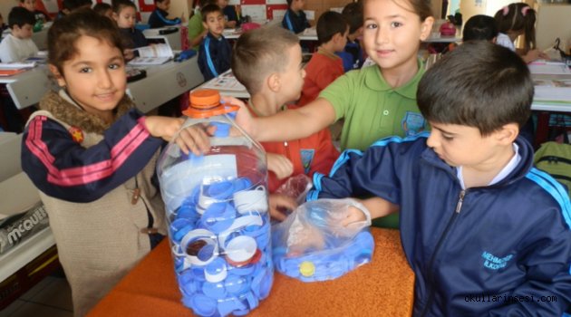 ?MAVİ KAPAK GETİR  ÇÖP POŞETİ GÖTÜR"