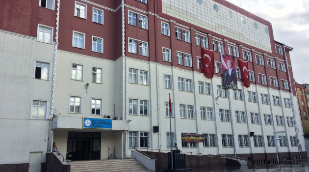 ŞAMPİYON PROF. MUHARREM ERGİN ORTAOKULU